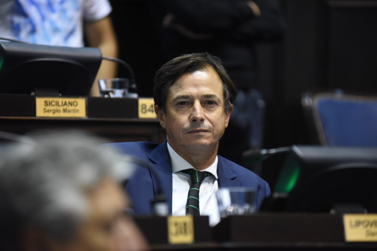 Lipovetsky le reclama al Frente de Todos el rechazo del pedido de informes sobre la compra millonaria de un avión.