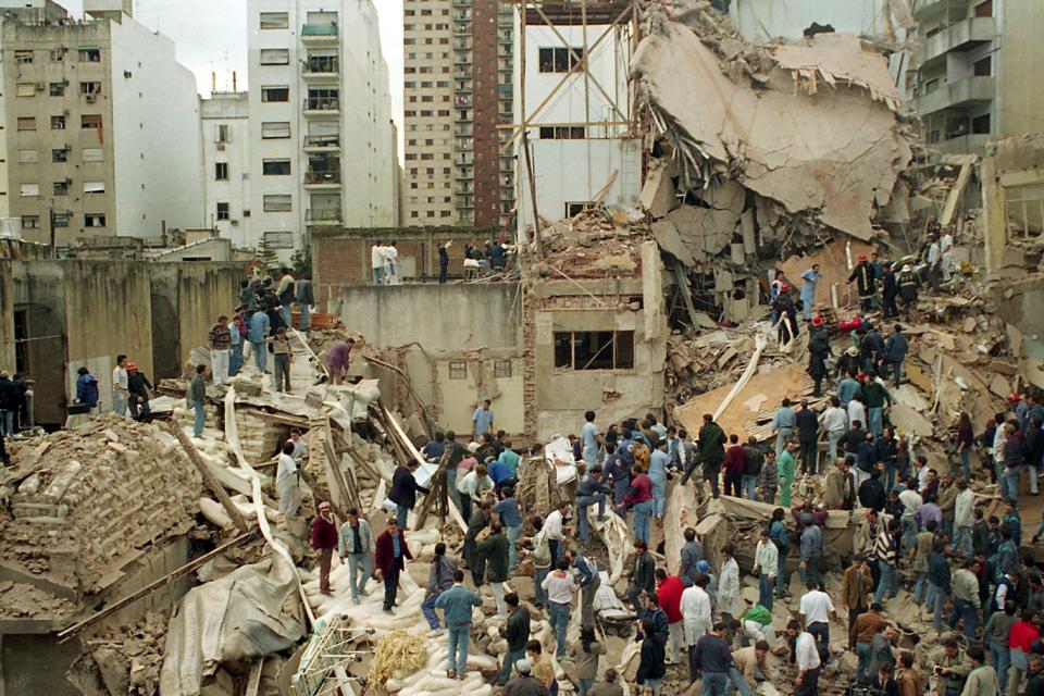 En el atentado a la embajada de Israel en 1992, 29 personas y hubo más de 240 heridos.