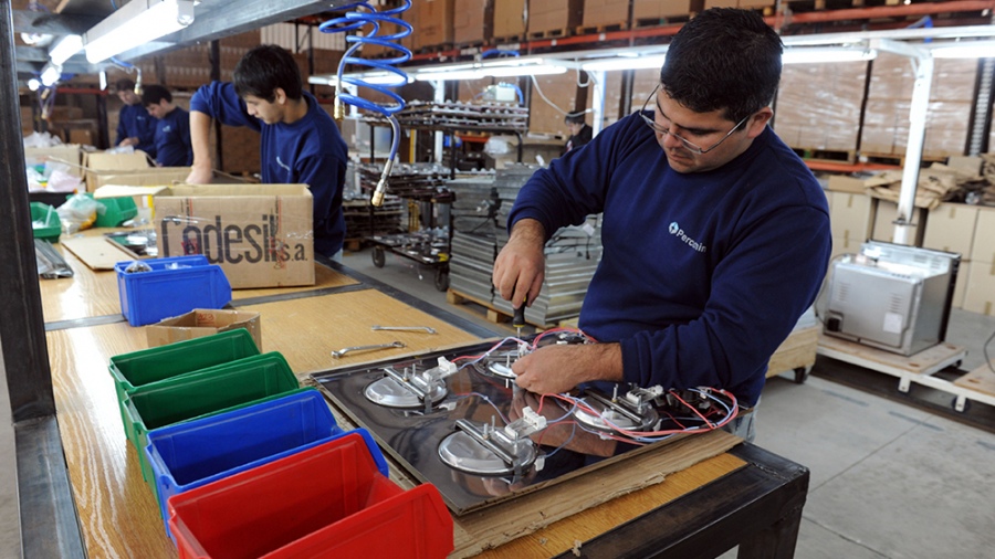 Según detalló el Ministerio de Trabajo, el aumento intermensual del empleo registrado fue en diciembre del 0,5% (9.700 trabajadores), la suba más alta desde 2016.