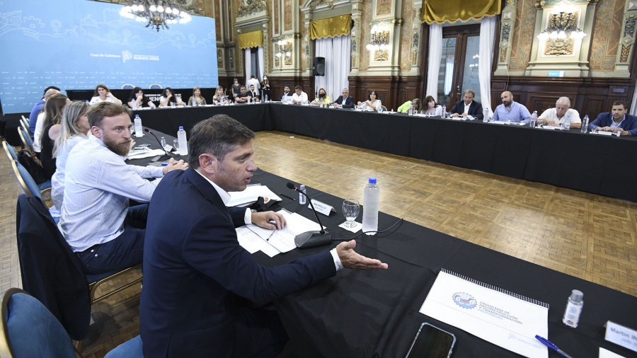 El gobernador Axel Kicillof pidió una bateria de leyes durante un encuentro con legisladores del Frente de Todos en Casa de Gobierno. 