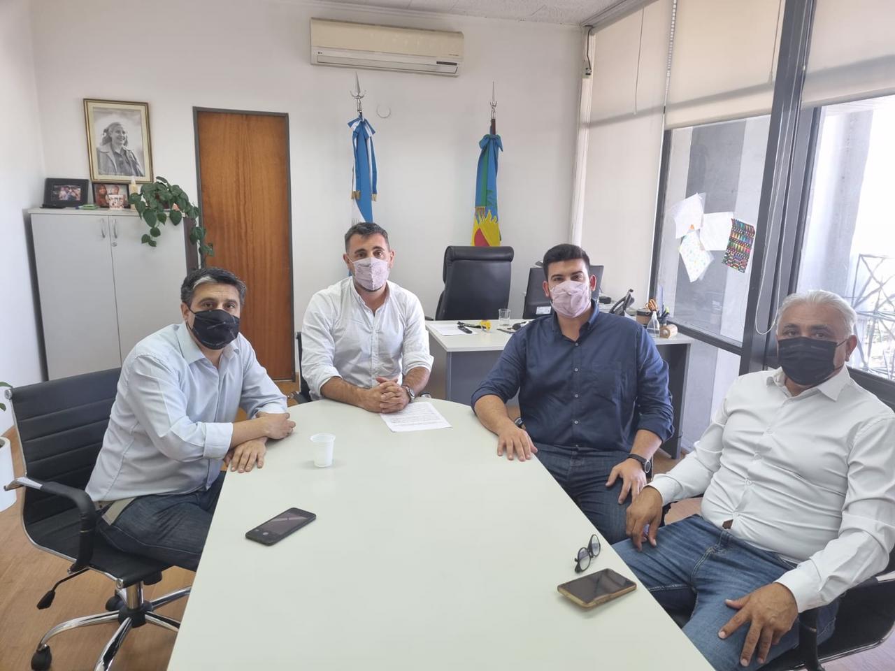 Integrantes del Colegio de Profesionales de Seguridad e Higiene se reunieron funcionarios del Ministerio de Trabajo y pidieron que se cumpla con la matriculación de los inspectores.