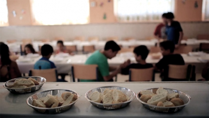 Los beneficirios de la AUE y la AUH recibirán un monto extra para leche y alimentos.
