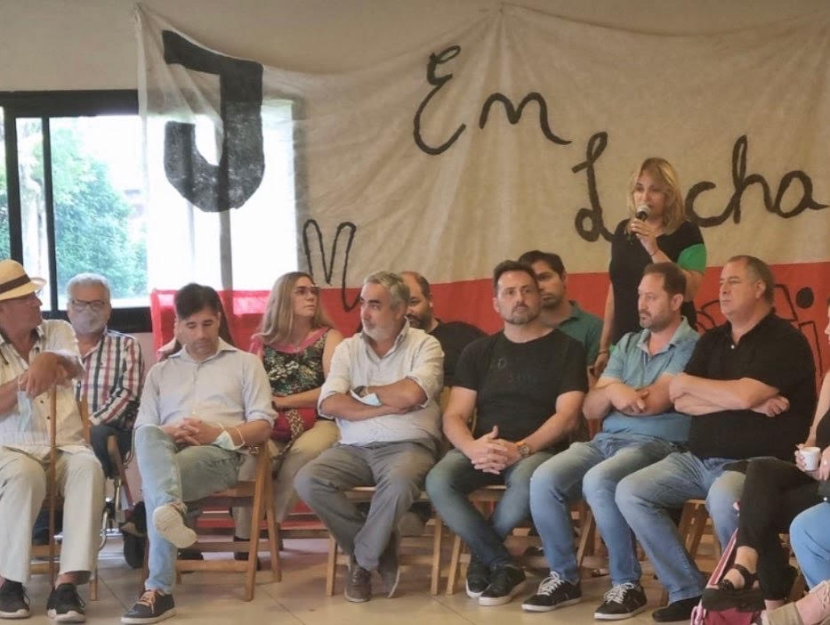 La UCR pone en marcha su maquinaria partidaria en el interior bonaerense. Masivo encuentro del foro radical de la Cuarta. El 12 de marzo está previsto el congreso provincial en La Plata.