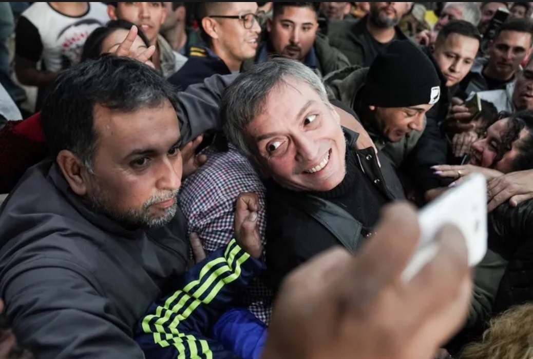 Máximo Kirchner envió un mensaje a los empresarios por los aumnentos de precios.