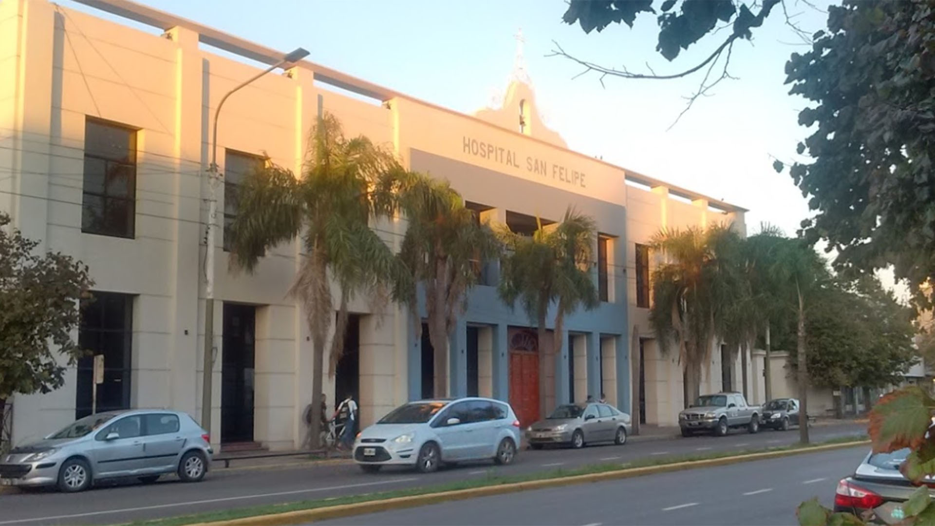 El imputado trabaja como empleado en una empresa de servicios funerarios y fue imputado por "homicidio agravado por el vínculo".