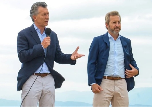 Rogelio Frigerio junto al entonces presidente Mauricio Macri. 