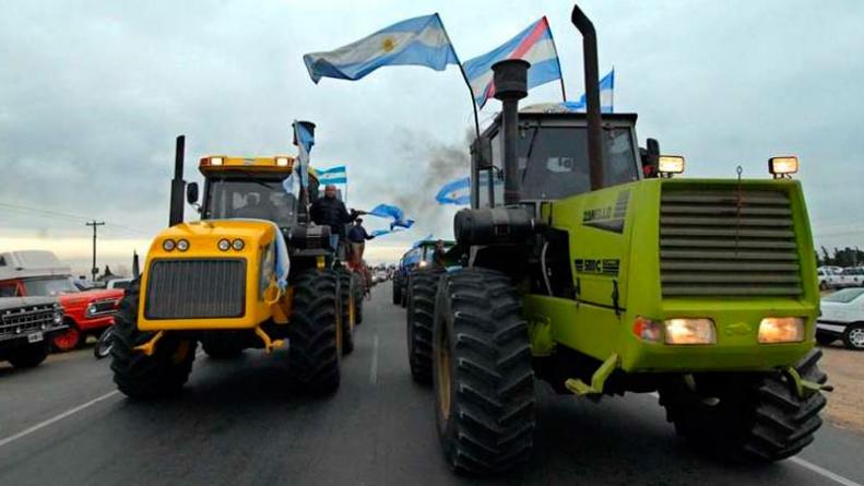 El campo se prepara para un masivo tractorazo en Plaza de Mayo. 