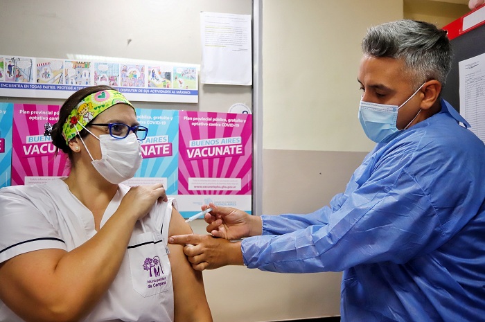 El Gobierno nacional entregó 1.235.080 inmunizaciones de Vacunas Covid a las diferentes jurisdicciones del país. El territorio bonaerense recibió unas 600 mil dosis de la cartera sanitaria nacional.