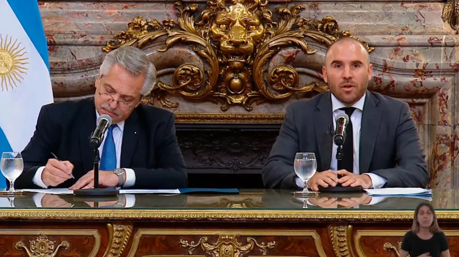 Alberto Fernández y Martín Guzmán anunciaron bonos para trabajadores y jubilados desde Casa Rosada.