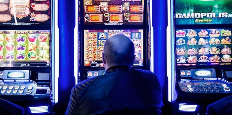 El titular de Instituto de Lotería y Casinos bonaerense, Omar Galdurralde, designó una comisión técnica para avanzar la rehabilitación de los medios electrónicos de pago en casinos, bingos, hipódromos y agencias hípicas.