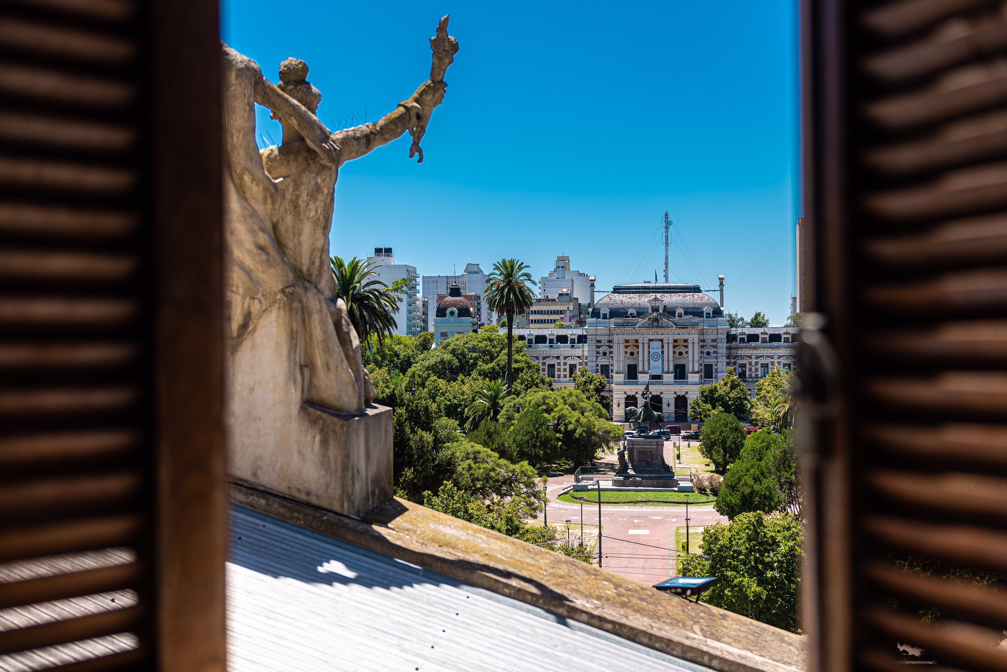 Si bien trascendió un borrador que adelantó en exclusiva Diputados Bonaerenses, hay tres comisiones clave cuestionadas. Qué hay detrás del retraso, cuáles son versiones y cuándo saldrían de la parálisis. Llevan un mes y medio frenadas.