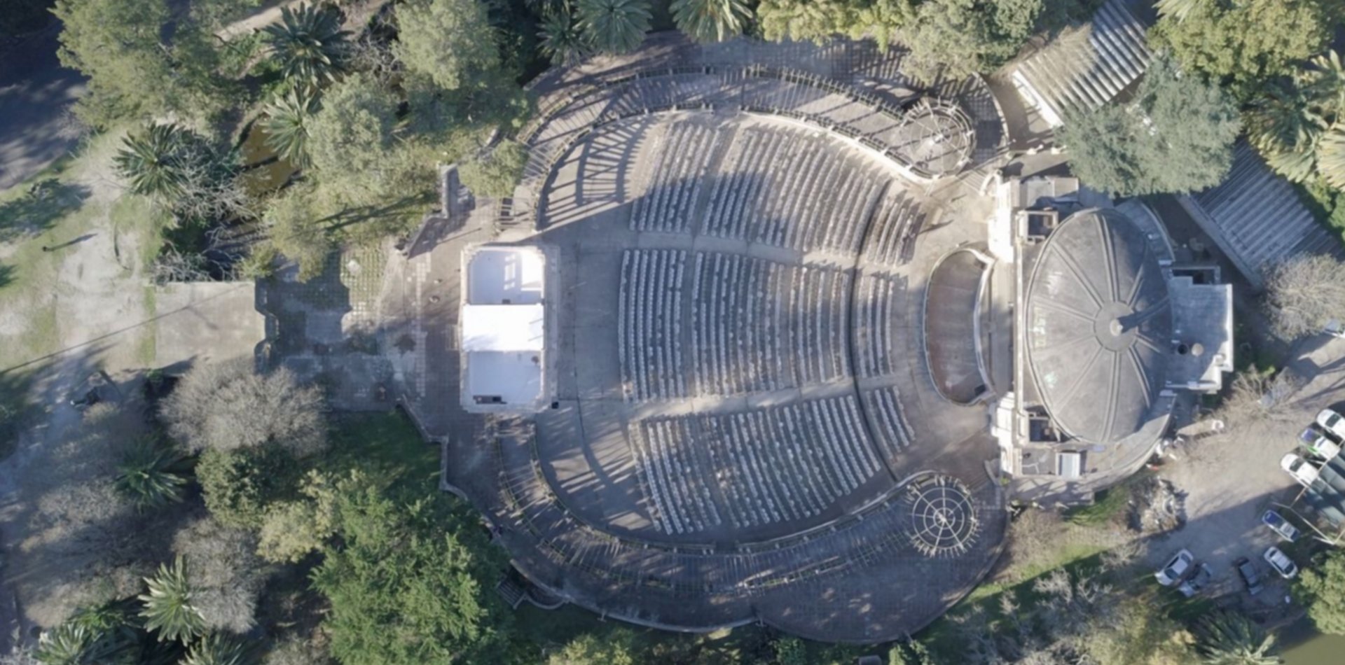 Teatro del Lago. Responsabilizan a Garro por el abandono de las instalaciones. 