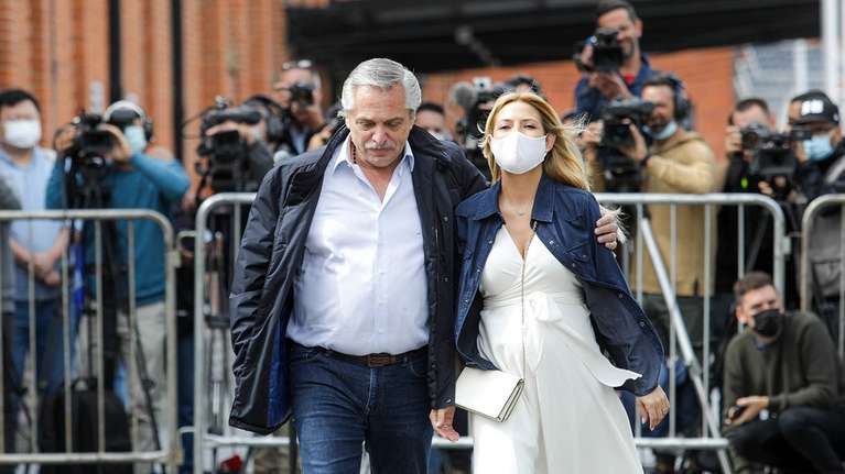 El hijo de Alberto Fernández y Fabiola Yañez nacerá a mediados de abril.