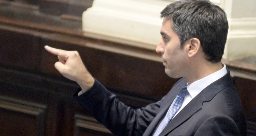 Manuel Mosca en el estrado de la Cámara de Diputados bonaerense.
