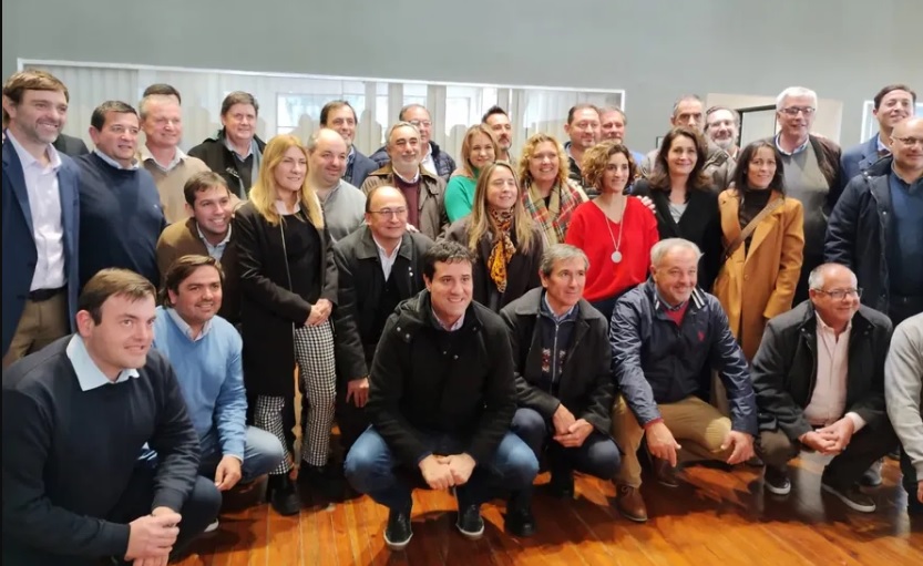 Conclave de intendentes radicales y legisladores en el Comité Provincia de la UCR. 