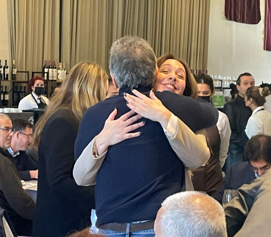 Mauricio Macri y María Eugenia Vidal, dos candidatos a Presidente por JxC, se reencontraron en el almuerzo en La Rural.