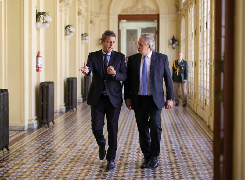 Según trascendidos, una reconfiguración del gabinete podría incluir el desembarco de Massa como un "super ministro" coordinador del equipo económico.