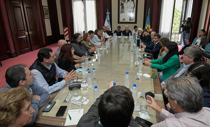 Estatales bonaerenses reclaman al Gobierno provincial la reapertura de paritarias.