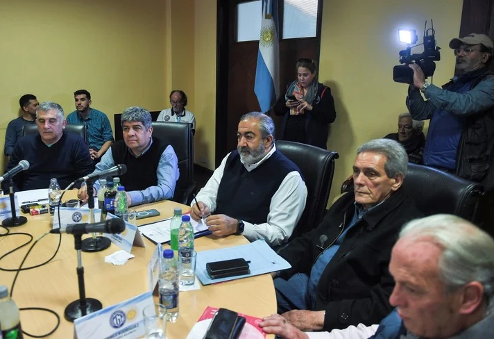 Daer, Acuña y Moyano, los lideres de la CGT junto al Consejo directivo ratificaron la marcha del 17 de agosto. 