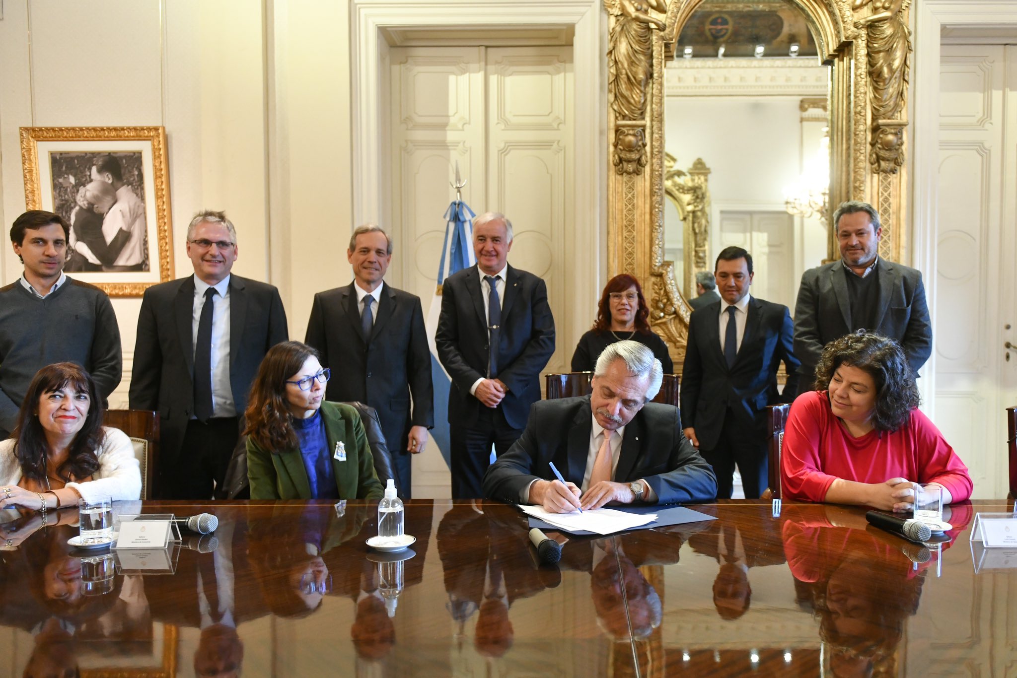El presidente Alberto Fernández se reunió ayer con empresarios farmacéuticos para acordar los precios de los medicamentos.
