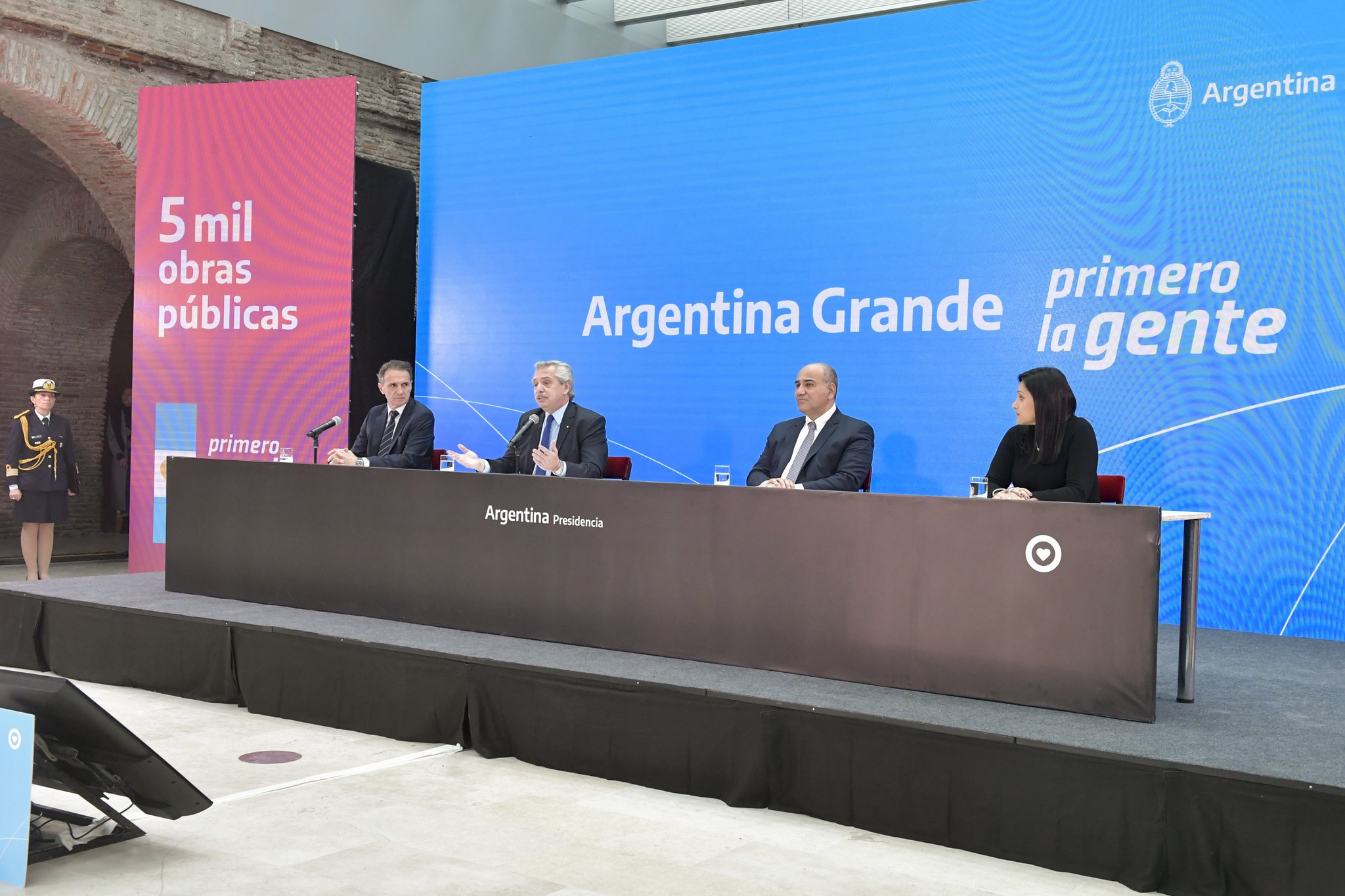 Alberto Fernández anunció siete obras del "Plan de Obras Públicas para el Desarrollo de la Nación".