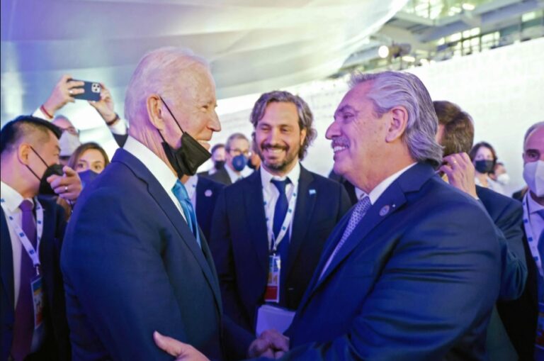 El canciller argentino, Santiago Cafiero, organiza el encuentro entre ambos mandatarios.