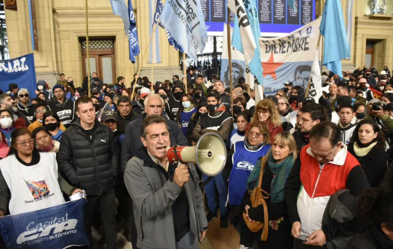La decisión de marchar el próximo miércoles se tomó en la asamblea llevada a cabo en la terminal de Constitución.