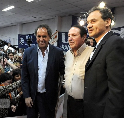 Quintana junto a Daniel Scioli y Pablo Bruera. 