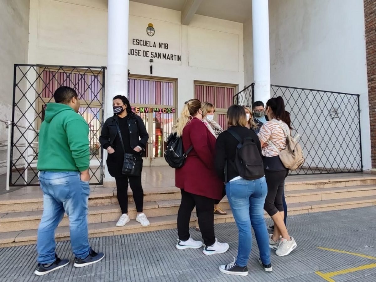 El año pasado apartaron a una docente de la Escuela N° 18 de Bahía Blanca por presuntos maltratos a los alumnos.