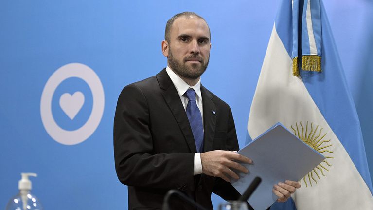 Teresa García calificó de "acto de cobardía" la renuncia de Martín Guzmán en pleno discurso de Cristina Kirchner. 