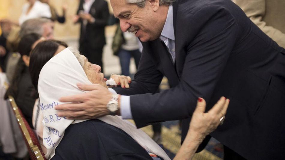 La referente de derechos humanos, Hebe de Bonafini, arremetió nuevamente contra el presidente Alberto Fernández.