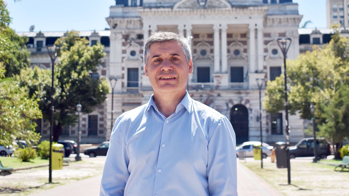 Walter Martello tiene una basta trayectoria laboral en la provincia de Buenos Aires.