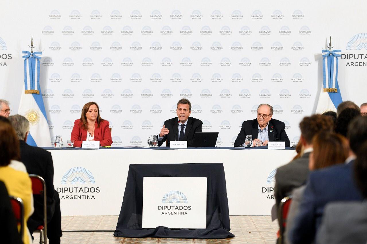 El ministro de Economía, Sergio Massa, presentó el Presupuesto 2023 ante la comisión de Presupuesto y Hacienda de la Cámara de Diputados nacional.