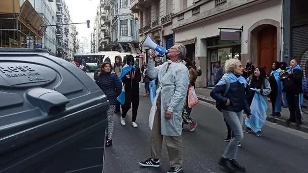 Instituto Patria: se negó a declarar el manifestante que amenazó de muerte a Cristina Kirchner