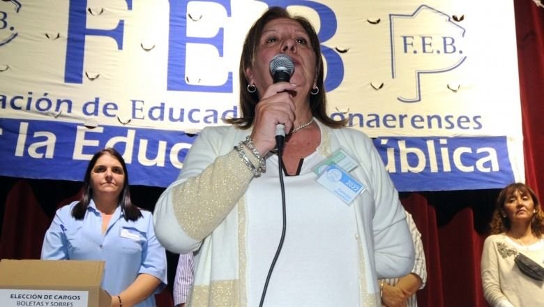 La titular de la Federación de Educadores Bonaerenses, Liliana Olivera, se mostró a favor de la hora más de clase en las escuelas primarias.