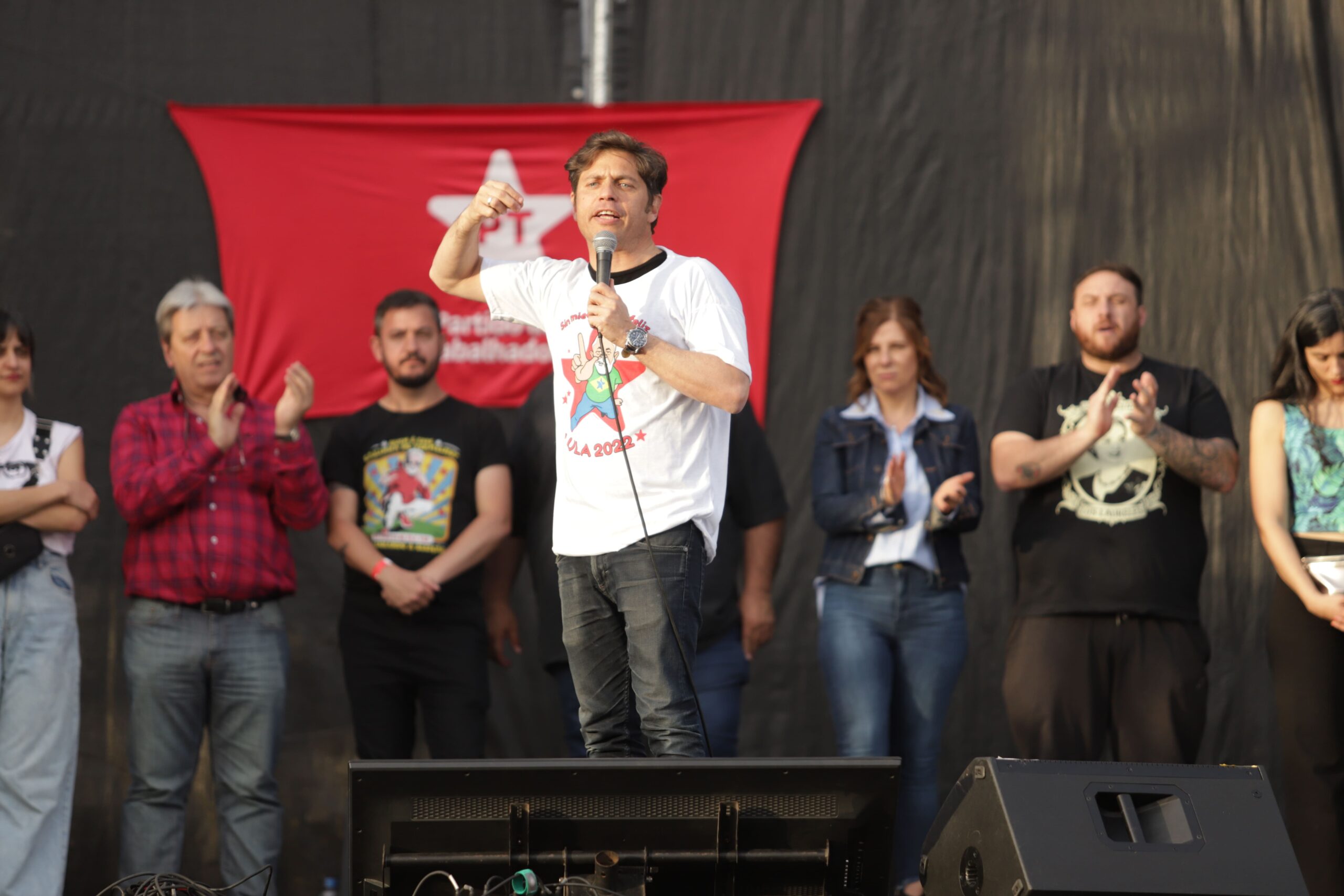 Kicillof cerró la campaña Lula presidente 2022 en La Plata.