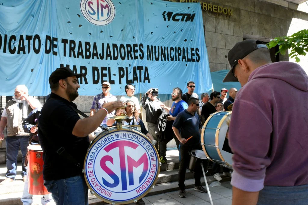 Los municipales de Mar del Plata consiguieron un aumento salarial tras varias medidas de fuerza en la ciudad.