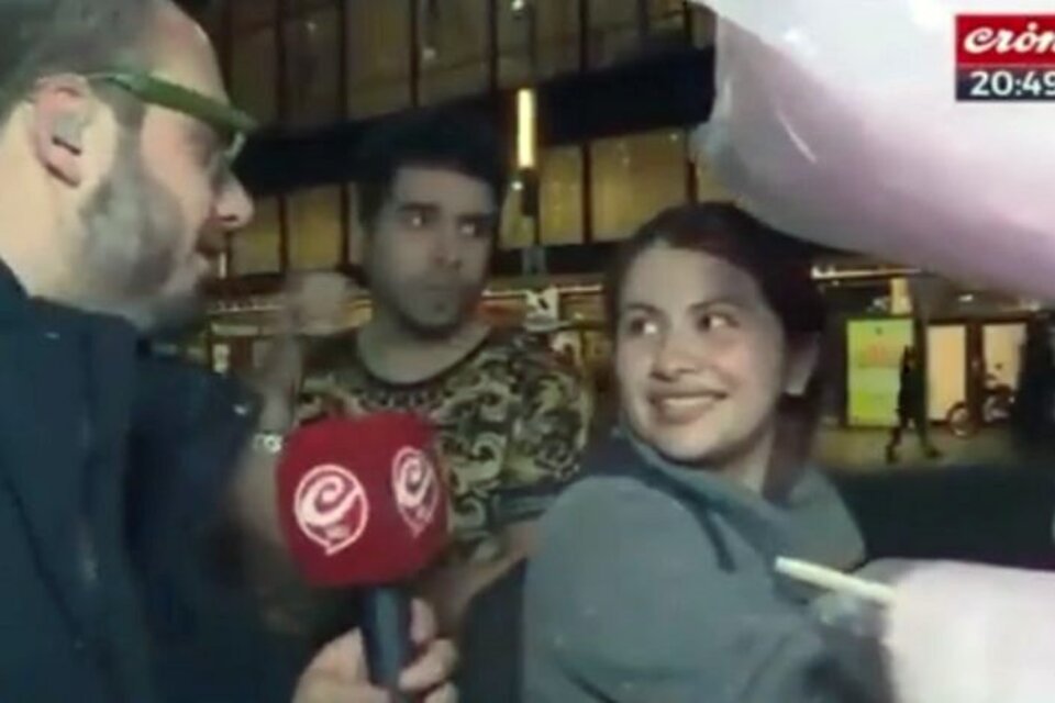 Brenda Uliarte junto a Sabag Montiel en una nota televisiva semanas antes del atentado.