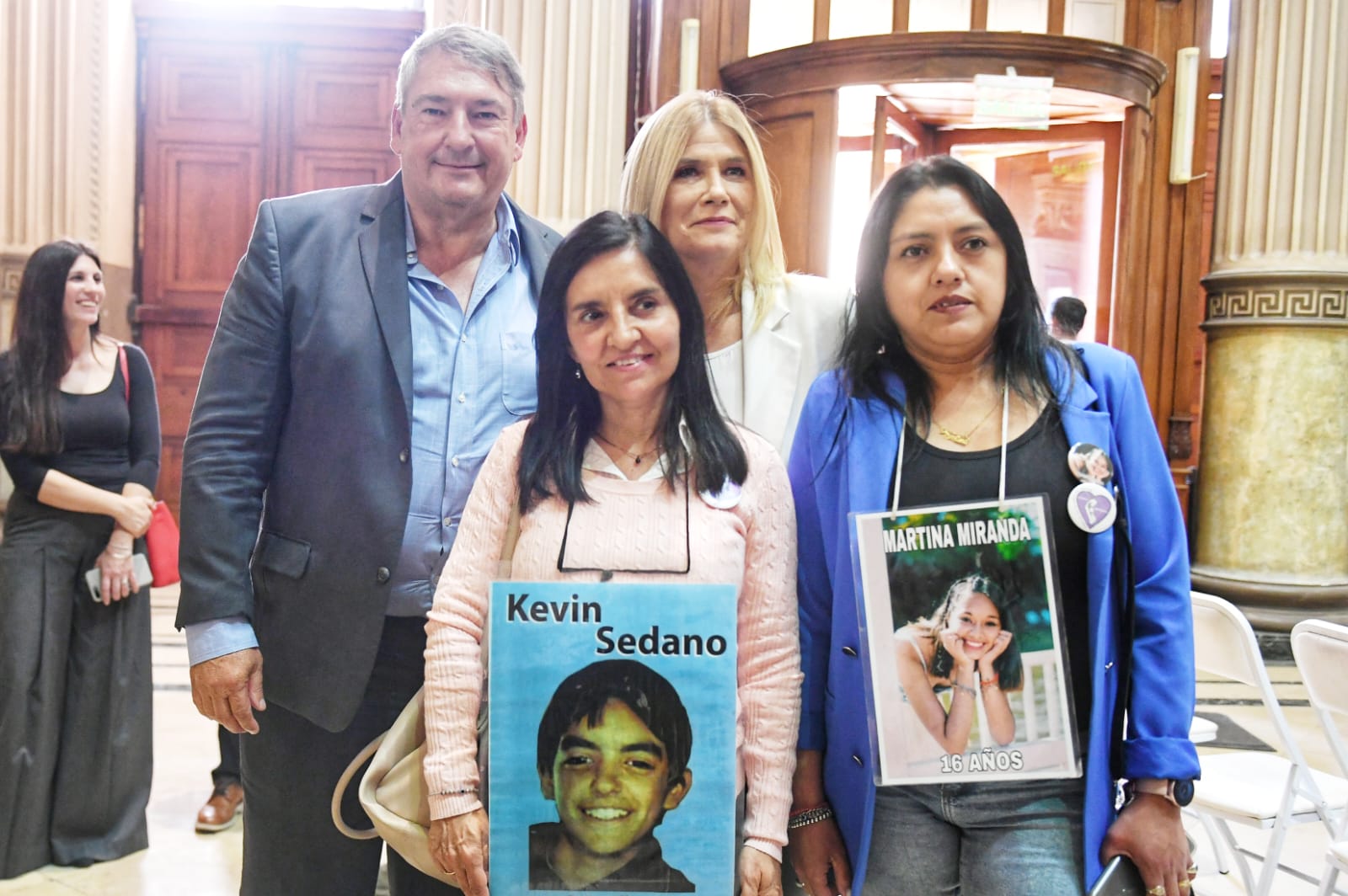 Alcohol cero. Verónica Magario y Jorge D'Onofrio junto a la titular de Madre del Dolor, Viviam Perrone. 