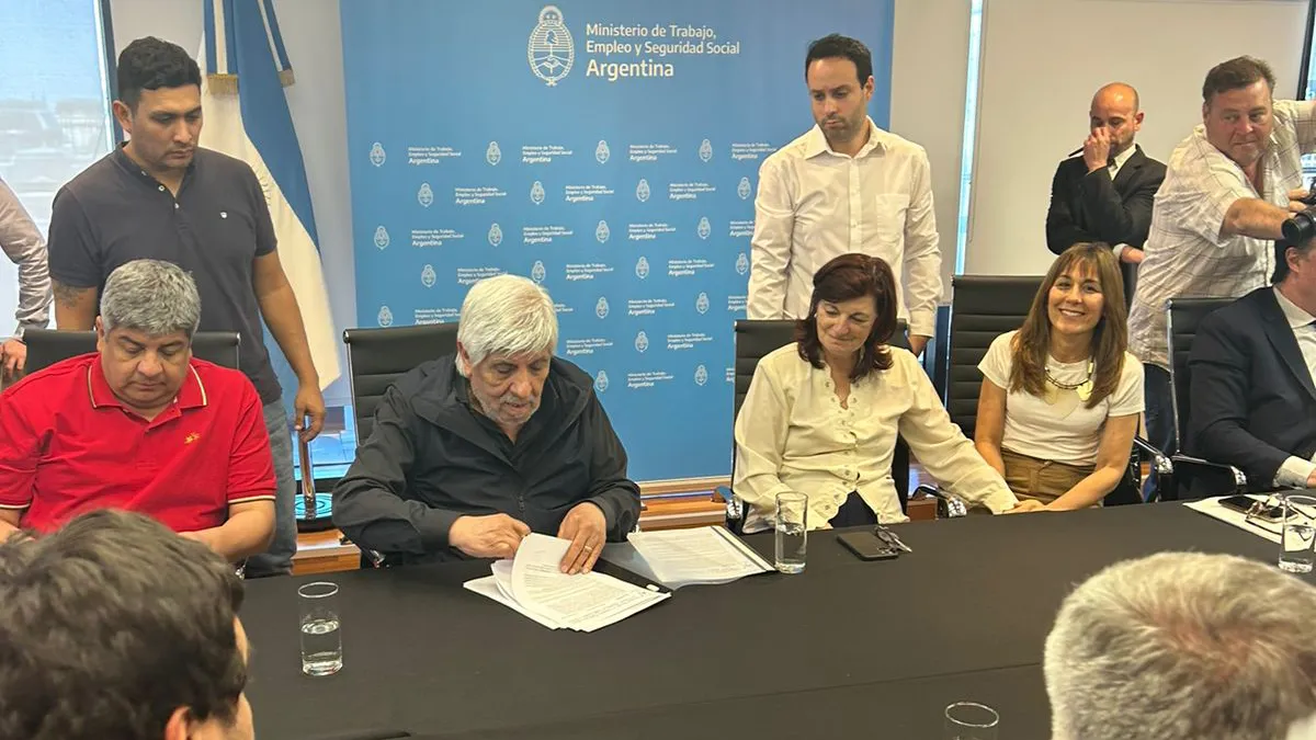 Paritarias 2022: Camioneros acordó un aumento del 107%