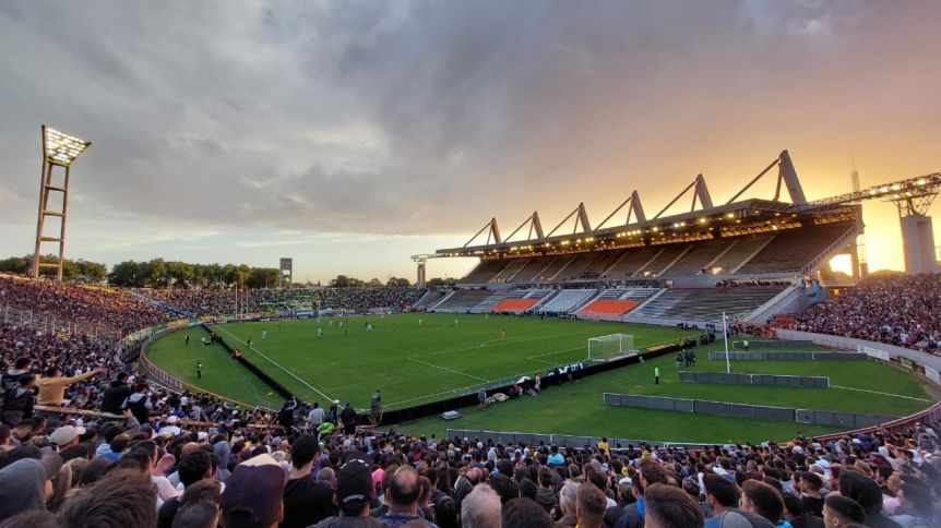 El informe técnico para diagramar las obras de refacción del estadio Minella está valuado en $ 13 millones.