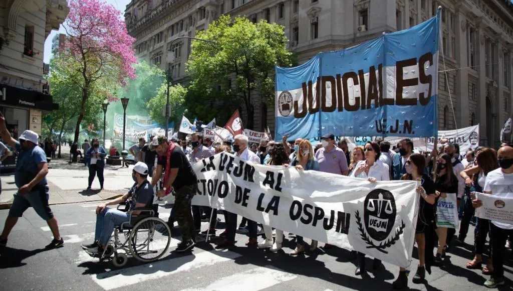 Ya arrancó el paro de judiciales en rechazo al pago del Impuesto a las Ganancias en la Capital.