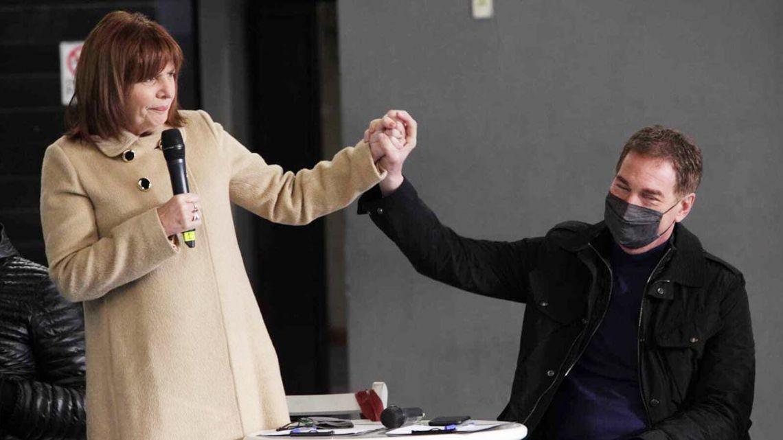 La presidenta del PRO, Patricia Bullrich, y el diputado nacional Diego Santilli criticaron la salida de ministros del Gobierno nacional.