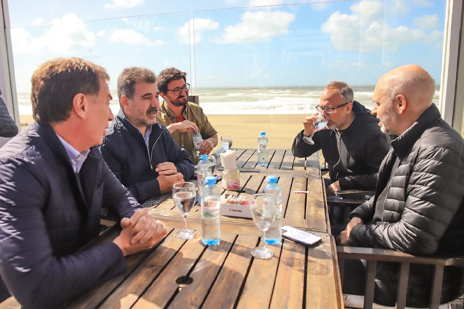 E objetivo de la reunión en Pinamar fue articular estrategias para el armado de los planes de gobierno en la Provincia.