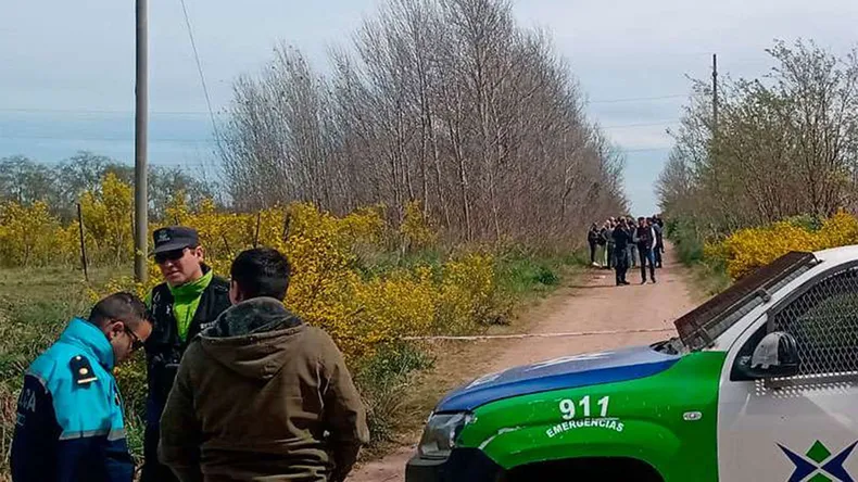 La Justicia de Tandil maneja distintas hipótesis sobre el caso del joven hallado sin vida en un pastizal del distrito bonaerense.