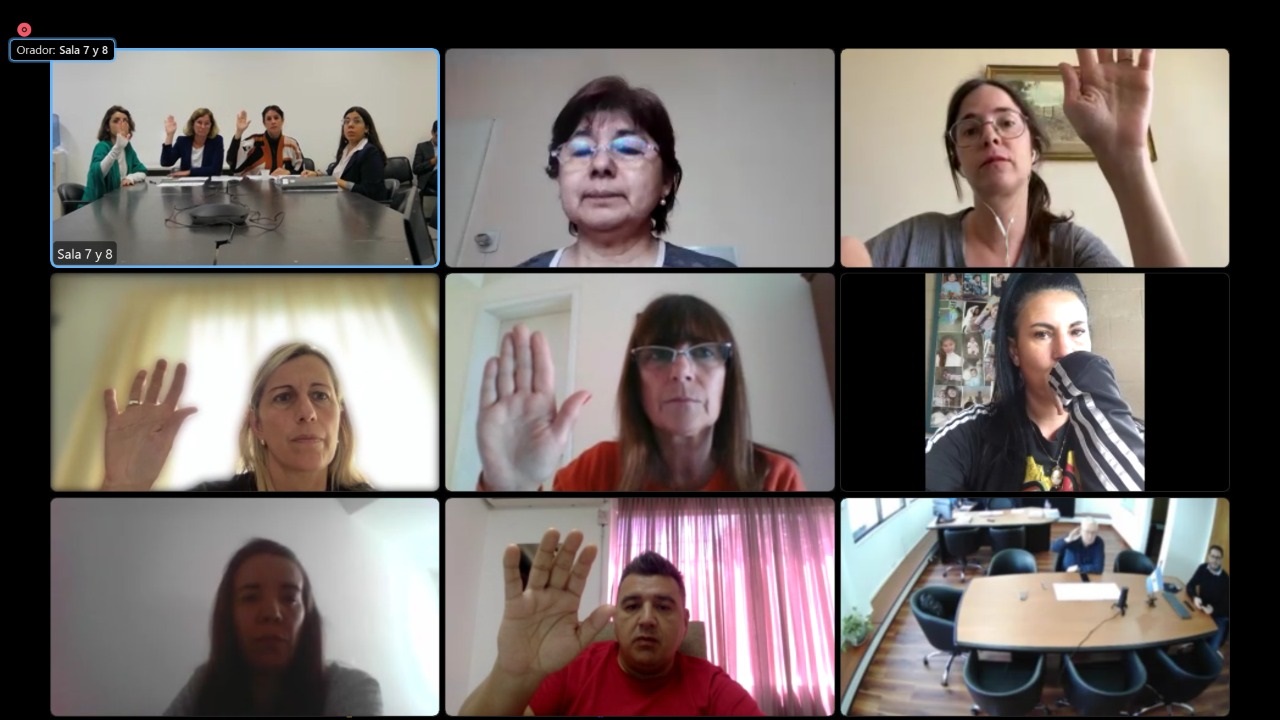 Familiares de niños, niñas y adolescentes presenciaron el tratamiento de los proyectos de oncopediatría.