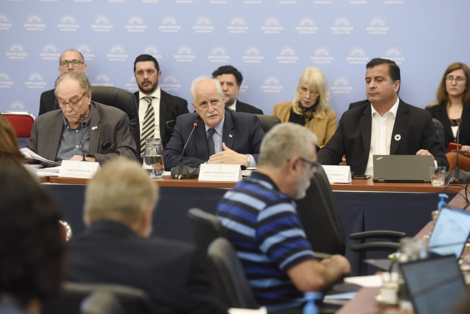 Taiana manifestó que el propósito de que "las Fuerzas Armadas vuelvan a tener un despliegue nacional más amplio".