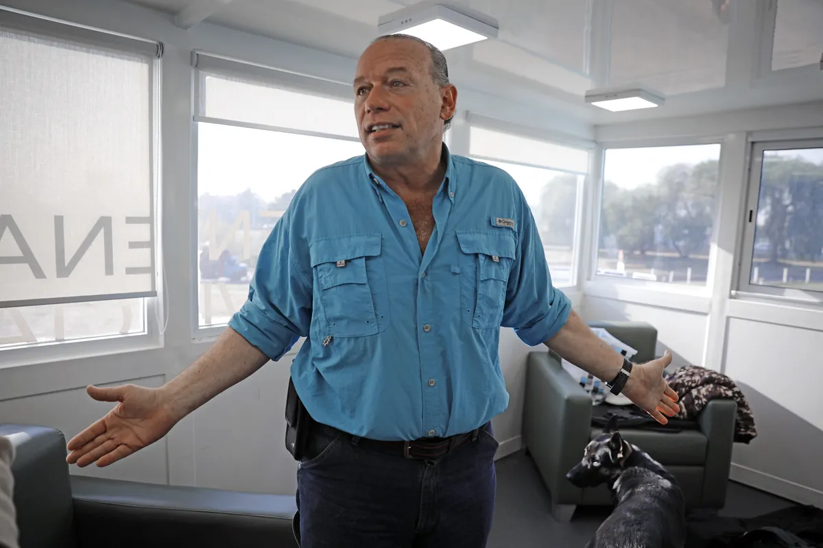 Los diputados nacionales de la Coalición Cívica Mónica Frade y Juan Manuel López denunciaron a Sergio Berni por enriquecimiento ilícito y lavado de dinero.