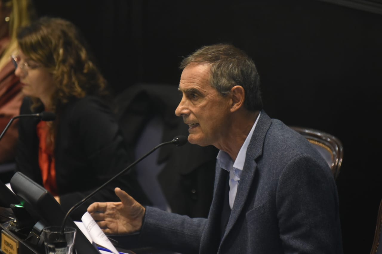 El diputado Claudio Frangul reclama medidas para prevenir los incendios en la provincia.