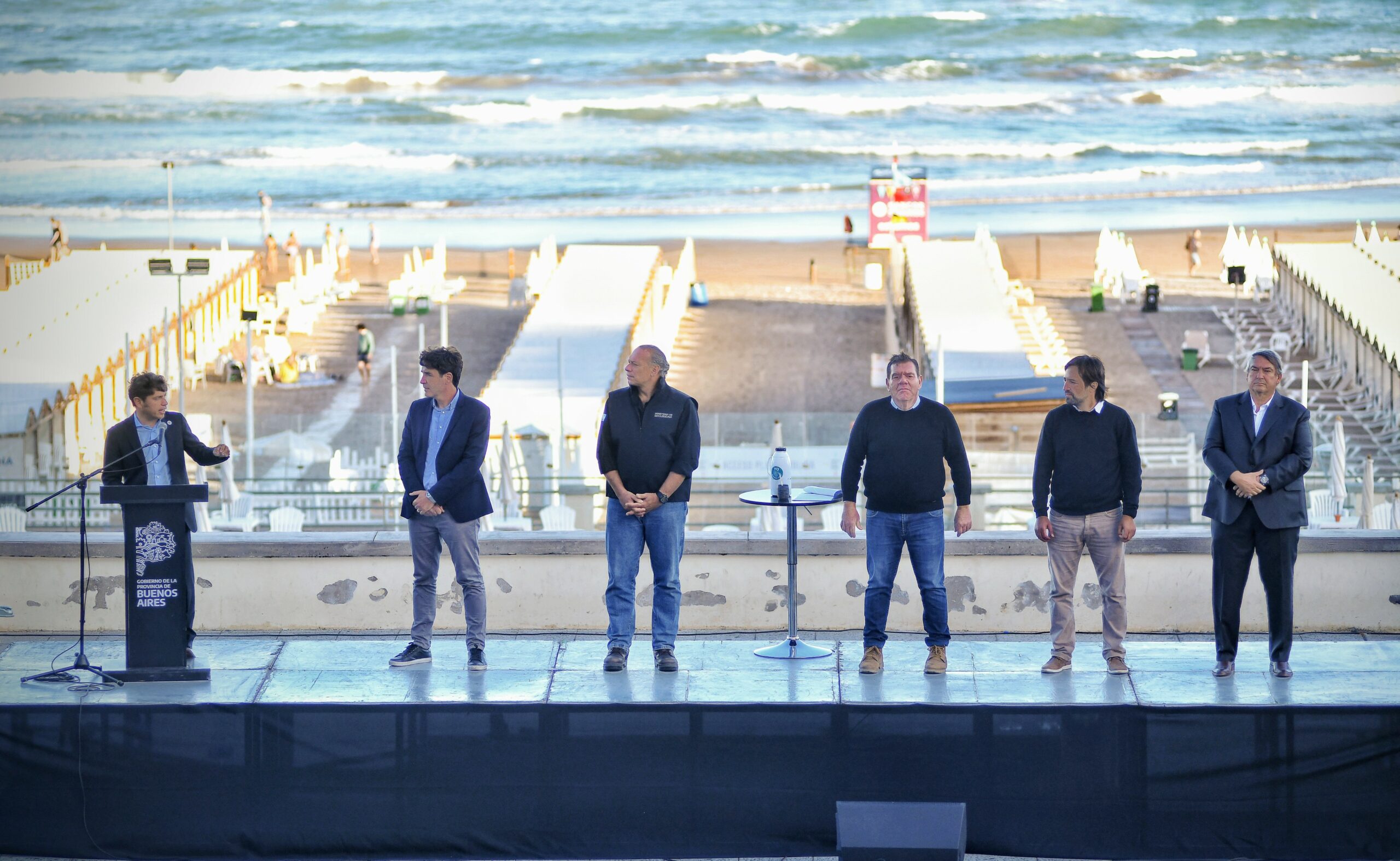 Operativo Sol. Kicillof, Berni, Montenegro, Kreplak y D'Onofrio en el escenario de Playa Grande. v